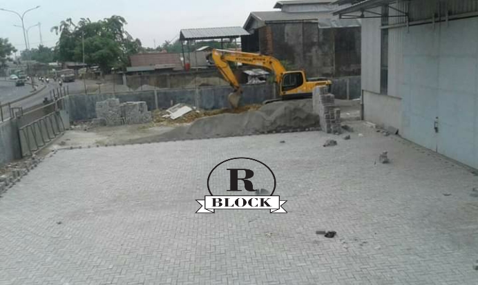 Pemasangan Paving Block Model Bata Rani Block